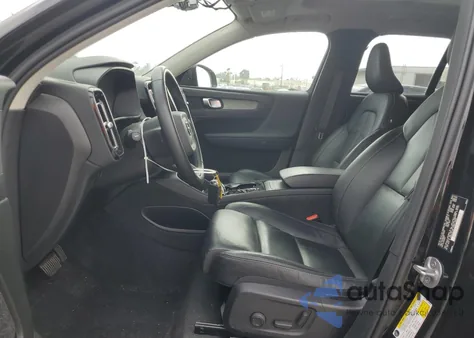 2024 Volvo Xc40 Plus z USA, uszkodzony, nr VIN YV4L12ULXR2209061